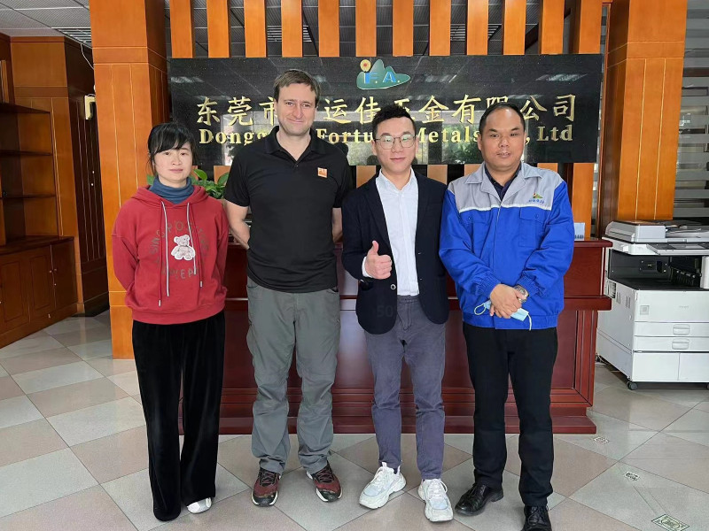 On February 15, 2022, the representative of Finnish customer Ledil visited our company.